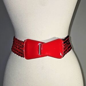 Red Sequin & Patent Stretchy Chunky Holiday Vintage Belt Size S/M VGUC Sparkly